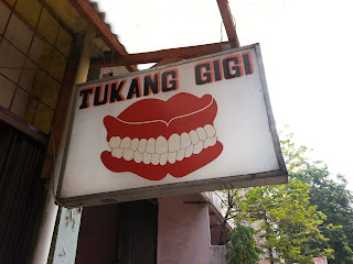 Ahli Gigi 876
