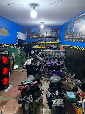 AK8 GARAGE