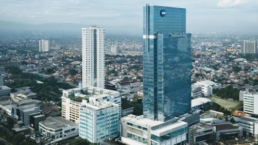 AKR Gallery West, Office Tower & Residences