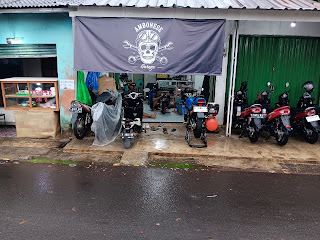 AMBONESE GARAGE