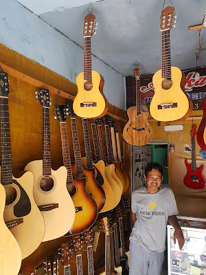 Aneka Musik | Jual & Service Gitar
