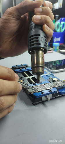 Arely - Spesialis service iPad, iPhone & MacBook Panggilan Jakarta