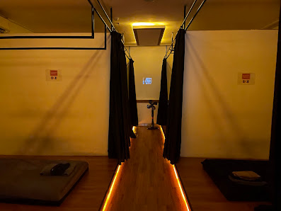 AS reflexology and body massage
