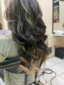 Aurra Salon