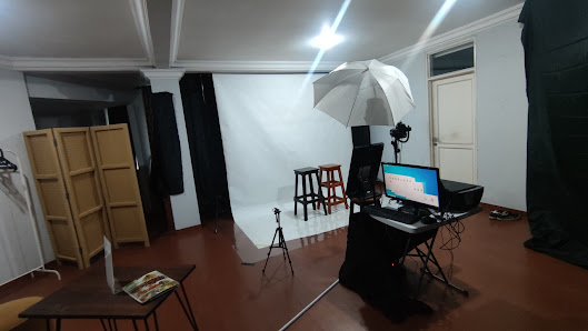 Awwnderful Self Photo Studio