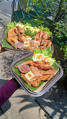 Ayam Goreng panas "De Yuli"