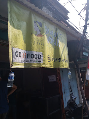 Banana Nona Jembatan Besi