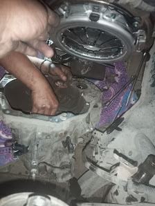 Bengkel dan montir mobil panggilan/mekanik indonesia