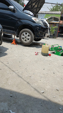 Bengkel mobil Dua motor