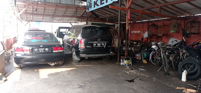 BENGKEL MOBIL KENARI JAYA