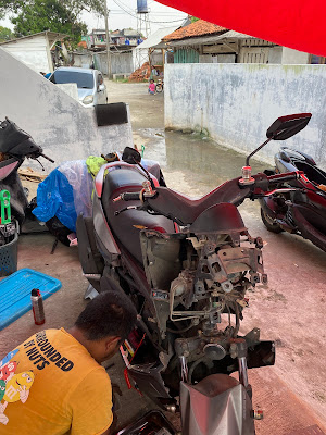 Bengkel Motor Injeksi Rumahan (CoMBro)