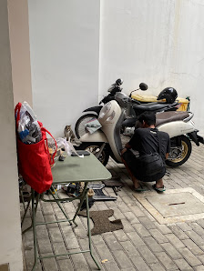 Bengkel motor panggilan, montir motor panggilan, BENGKEL PINGGIR JALAN SERVICE MOTOR