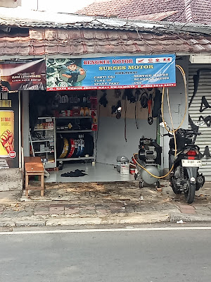 Bengkel motor sukses motor