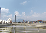 Bidan Sri Wahyuni