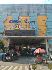 Blok M Square