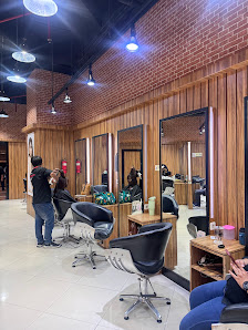 Christopher Salon Bassura Mall