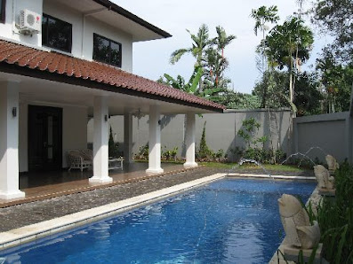 Constructa Builders Lembong House, Complex Kemang timur V no.25