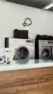 Cotton Cleaners & Launderers - Laundry Premium: Cuci Sepatu, Stroller, Tas dengan Layanan Antar Jemput Jakarta Selatan