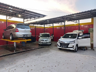 Cuci mobil dan motor red carwash