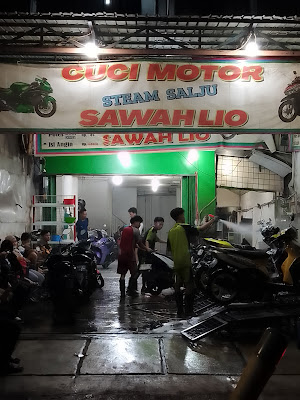 CUCI MOTOR SAWAH LIO