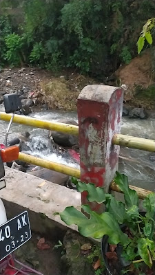 D'Pinggir kali