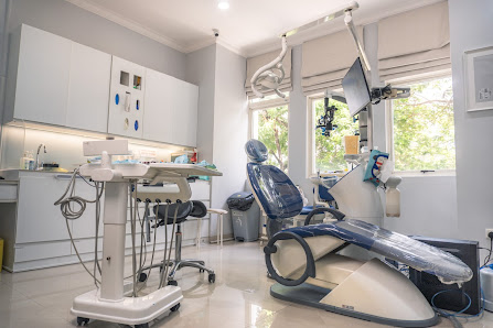 Dental 21 PIK | Klinik Premium Spesialis Memperbaiki Gigi Rusak