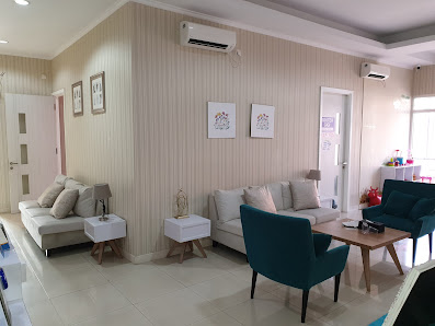 dr. Frandy Susatia, SpN, RVT, RPNI, CIPS, COMSK (Klinik Synergy)