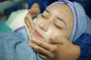 dr. Kurniati, Sp.DVE, FINSDV, FAADV (SAM SKIN CLINIC)
