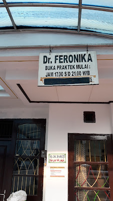 dr. Veronika Almira