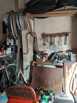EV Garage Aniq.. Spesialis sepeda listrik & motor listrik berbagai merk