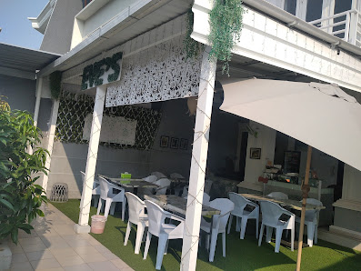 EVE'S CAFE & BARBER