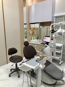 Evo Dental Care / Dokter Gigi Spesialis Prostodonsia