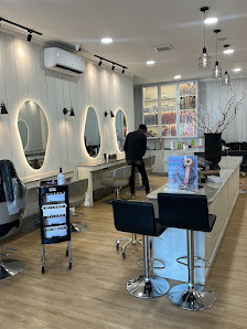 Fendy & Co Hairdesign & Beauty Kemang