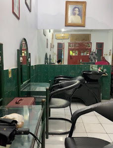Gadis Salon