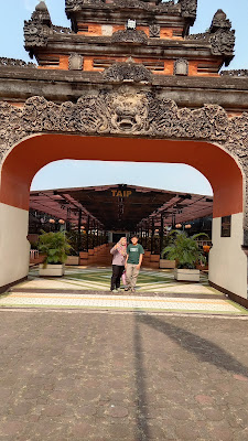 Gedung Puspa Pesona Taman Anggrek