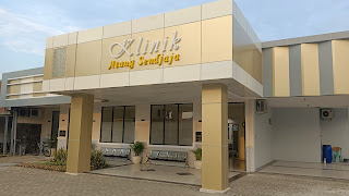Gerbang Utama Poliklinik Spesialis