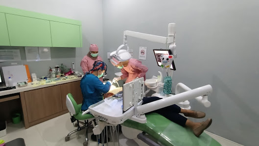 Grows & Giggles Healthy Clinic