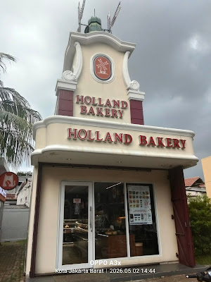 Holland Bakery SPBU S Parman
