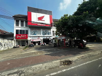 Honda Bareno Motor Pesanggrahan