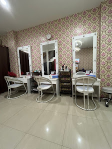 House of Beauty by Nisa Bintaro