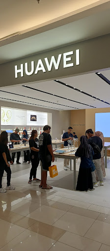 HUAWEI Authorized Experience Store Mall Gandaria City