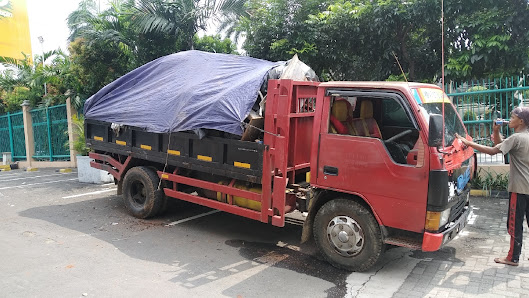Jasa angkutan buang puing/sampah proyek dll