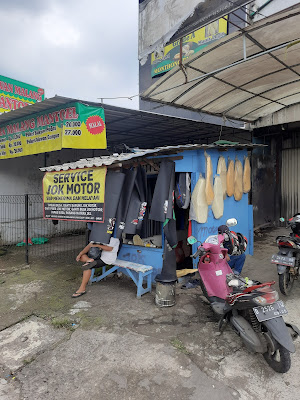 Jok motor