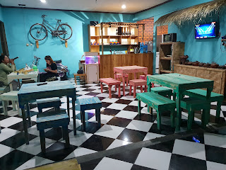 Kaleng kaleng cafe