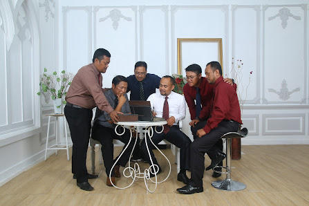 Kantor Hukum Dr. Padlilah. SH. MH & Rekan