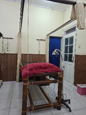 Klinik Akupunktur (Tusuk Jarum)