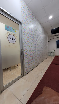 KLINIK GIGI DEWI CILILITAN