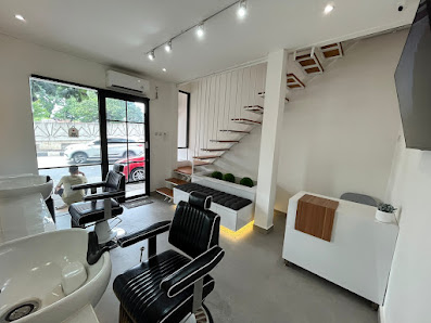 KOMPLEK Barbershop Lenteng Agung