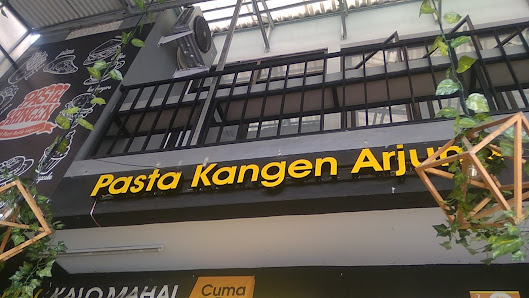 Kos Hendra "Cafe Pasta Kangen Arjuna"