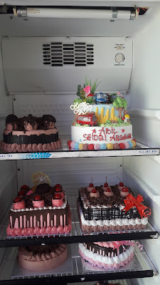 Leonawie cake and cookies